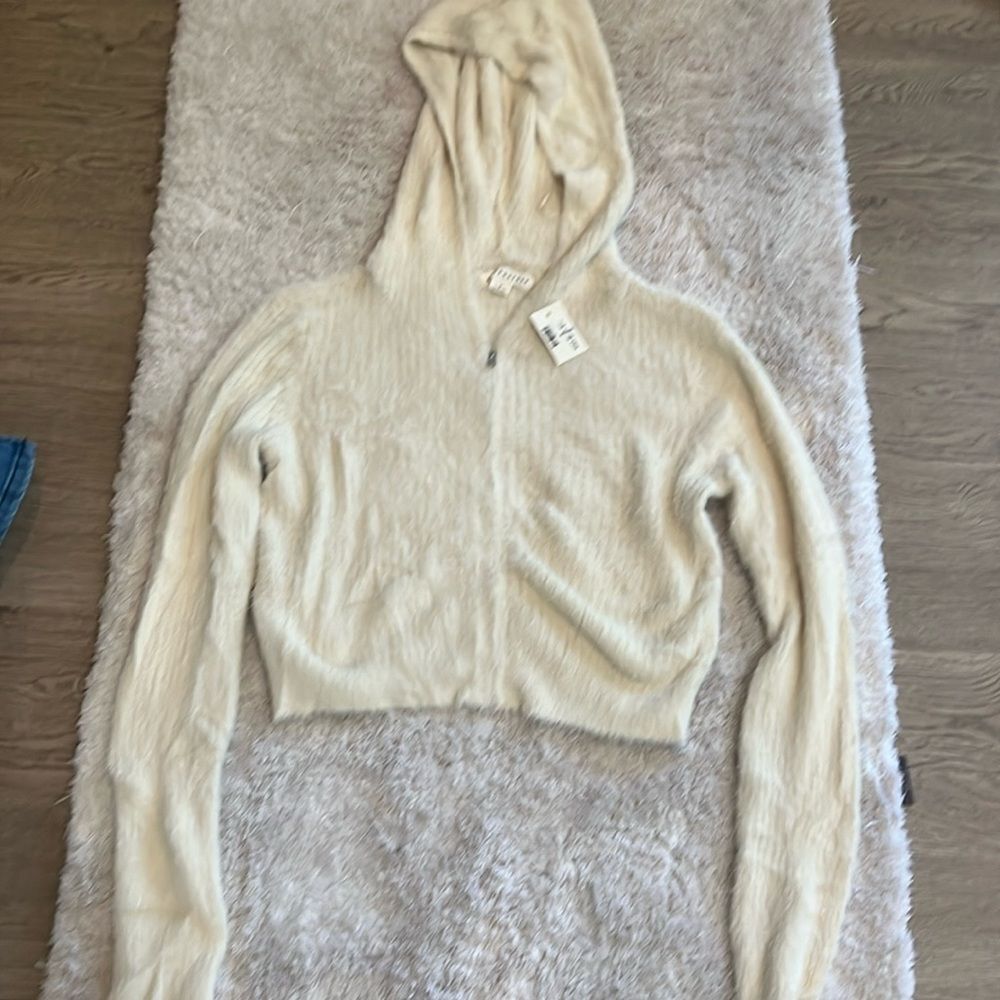 Aeropostale NWT ivory soft zip up hoodie.  Small